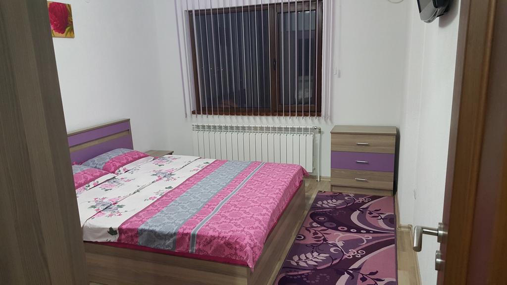 Д И В 1 - D & V 1 Apartment Sandanski Ngoại thất bức ảnh