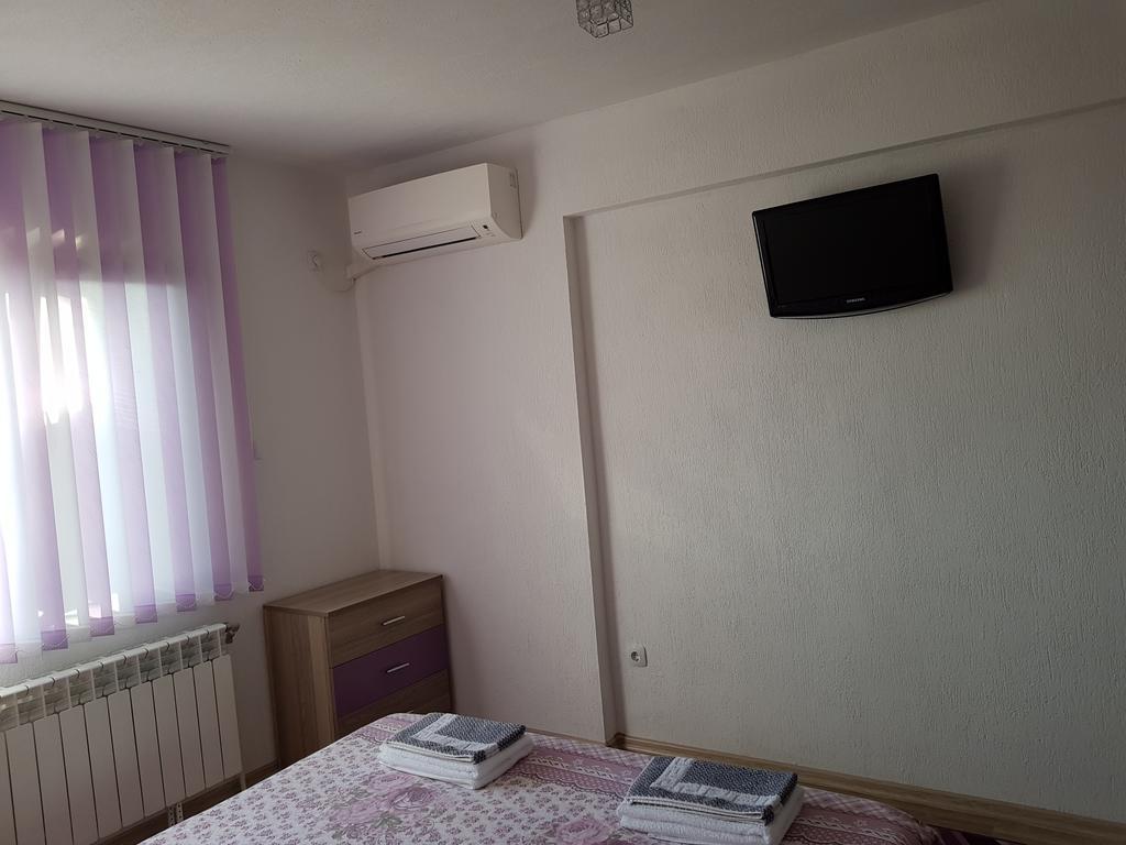 Д И В 1 - D & V 1 Apartment Sandanski Ngoại thất bức ảnh