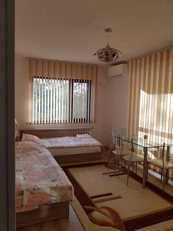 Д И В 1 - D & V 1 Apartment Sandanski Ngoại thất bức ảnh